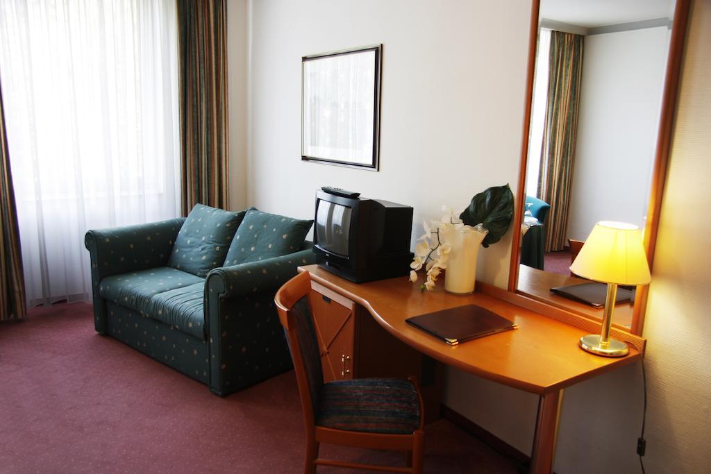 Ina Hotel Royal Кёльн Экстерьер фото