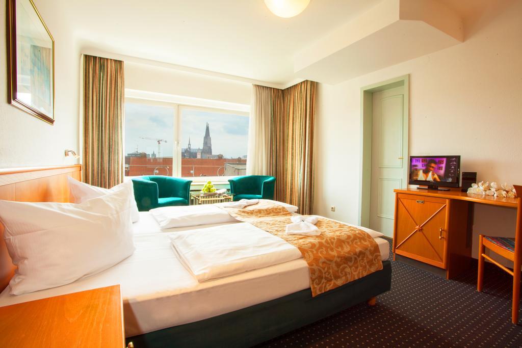 Ina Hotel Royal Кёльн Экстерьер фото