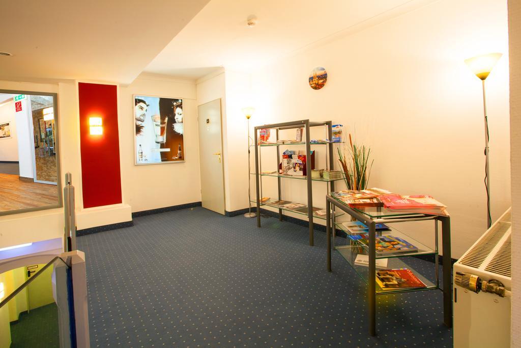 Ina Hotel Royal Кёльн Экстерьер фото